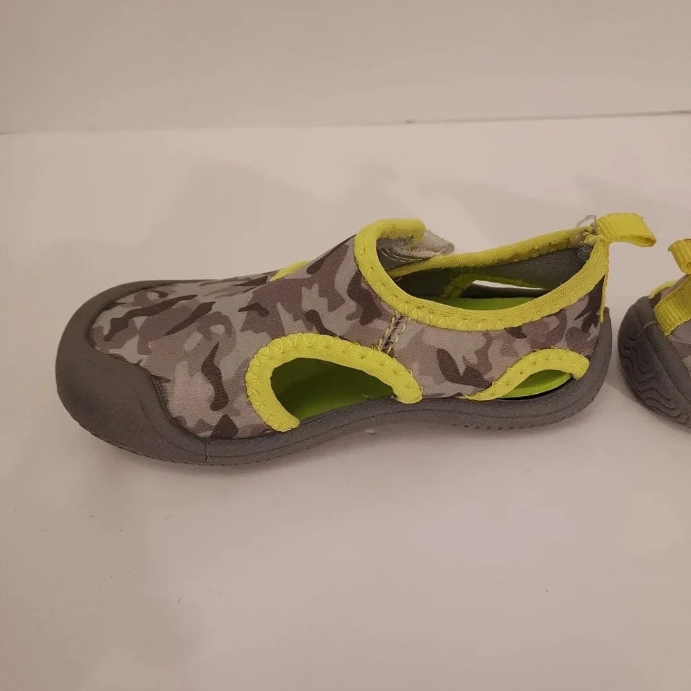 OP Little Boy Water Shoes in Size 5 (Baby)